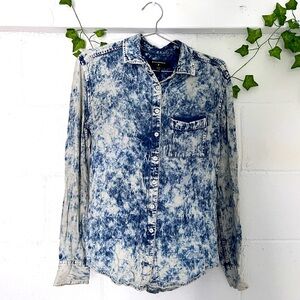 XS Long Sleeve Women’s Acid-Washed Blouse •• Urban Outfitters •• bycorpus ••